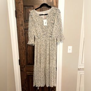 NWT beautiful spring floral and gold metallic midi dress with 3/4 sleeves